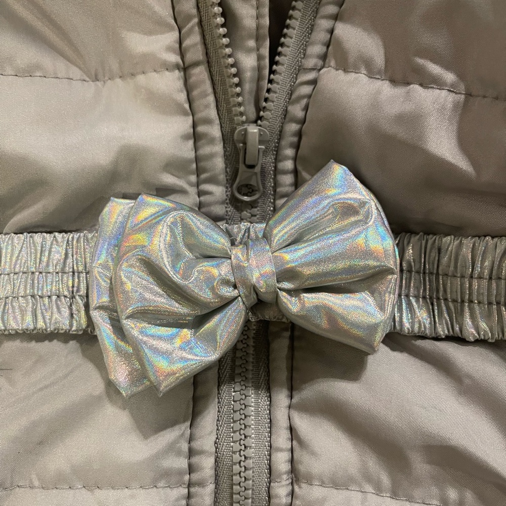 Tahari Girl Hooded Quilted Vest 2T-3T - Picture 3 of 5